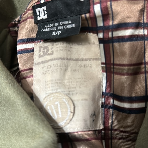 Olive green small DC button up petty coat - Picture 2 of 5